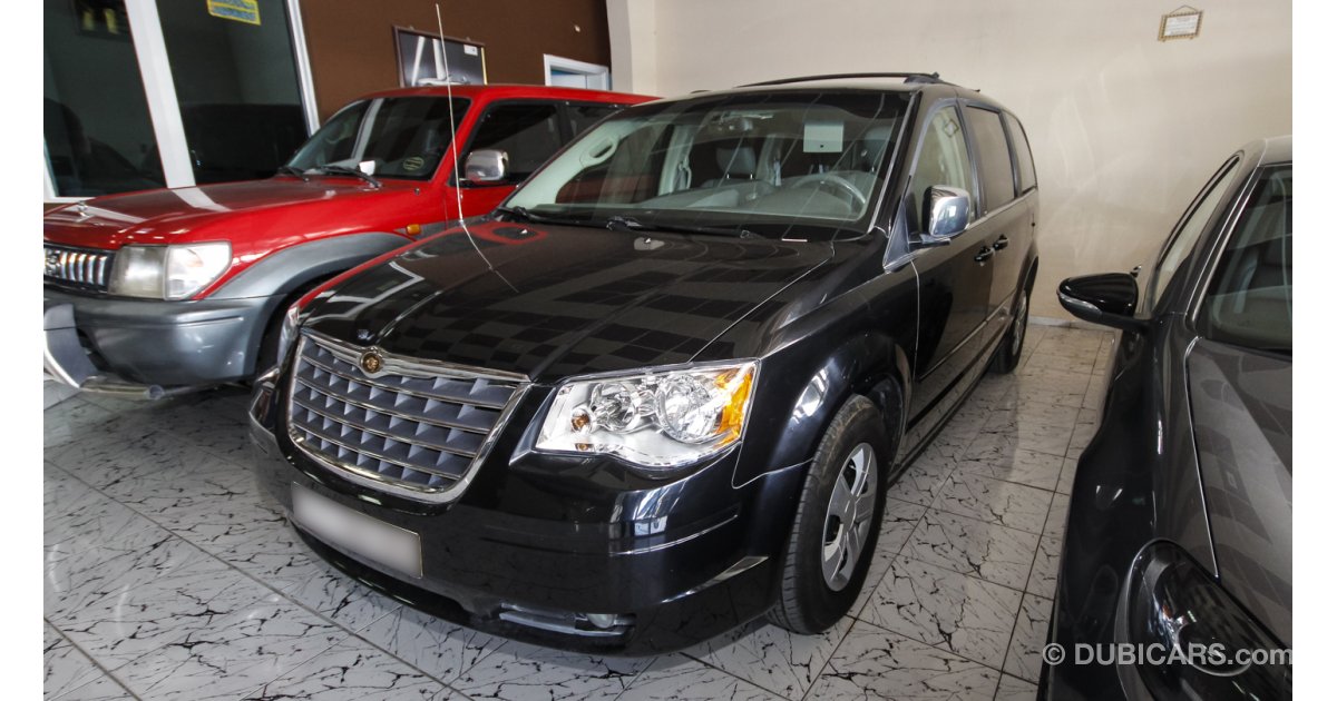 Chrysler town and country black color 2008 #2