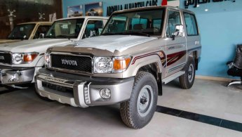 toyota land cruiser gxr v6 2018