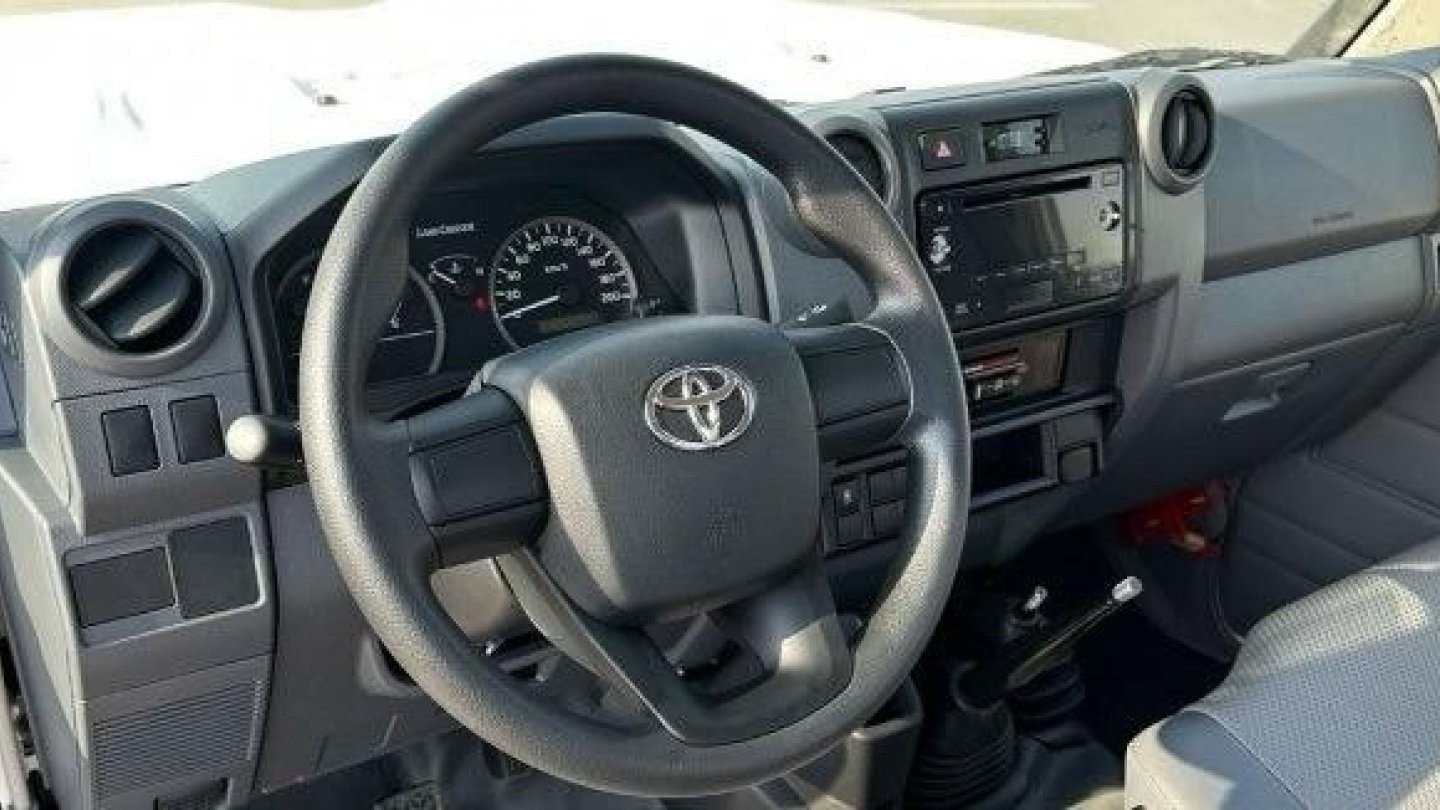 Toyota Land Cruiser Pick Up 2024