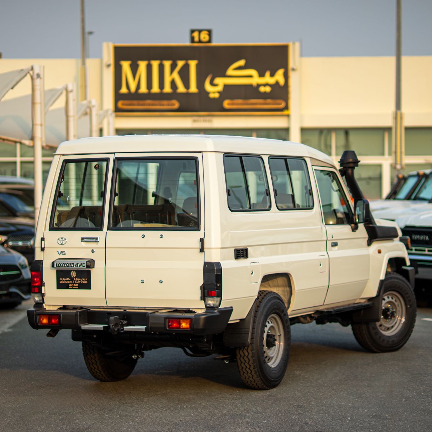 Toyota Land Cruiser Hard Top 2024