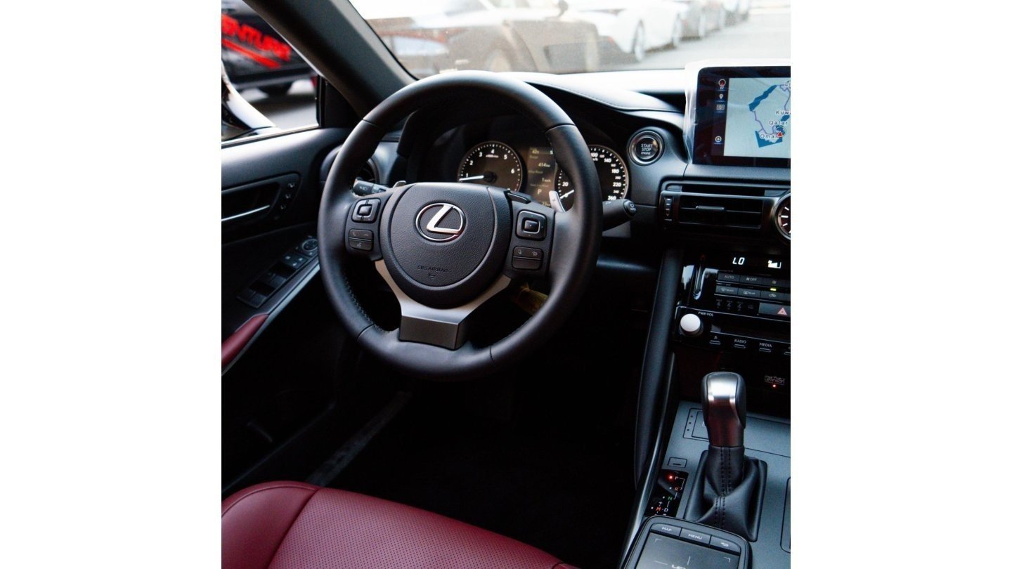 Lexus IS350 2024