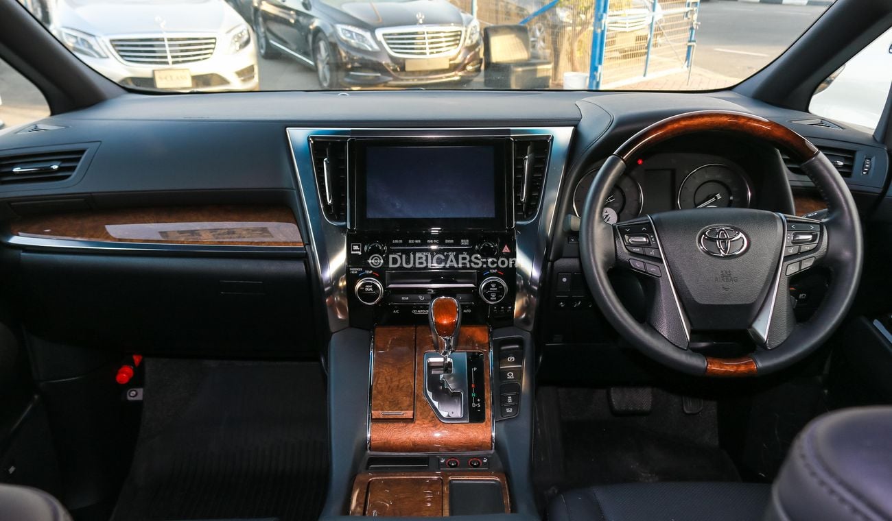 Toyota Vellfire Executive Launge R/H Drive