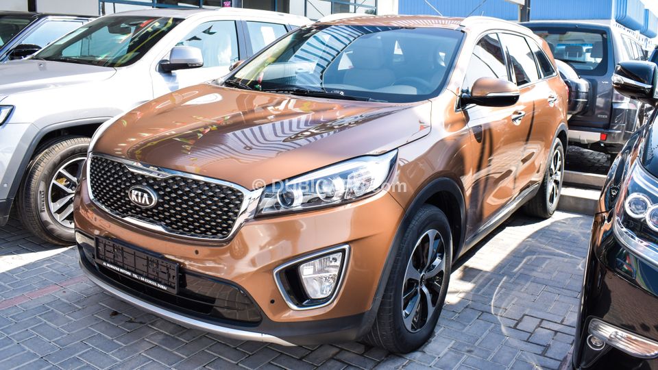 Kia Sorento V6 for sale: AED 77,000. Brown, 2017