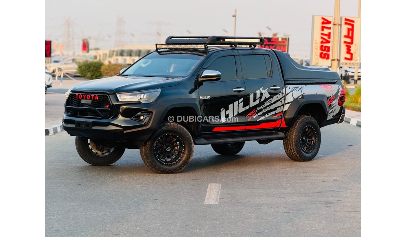 تويوتا هيلوكس Toyota hilux 2020 facelift to 2024 GR v4 Gcc excellent Condition