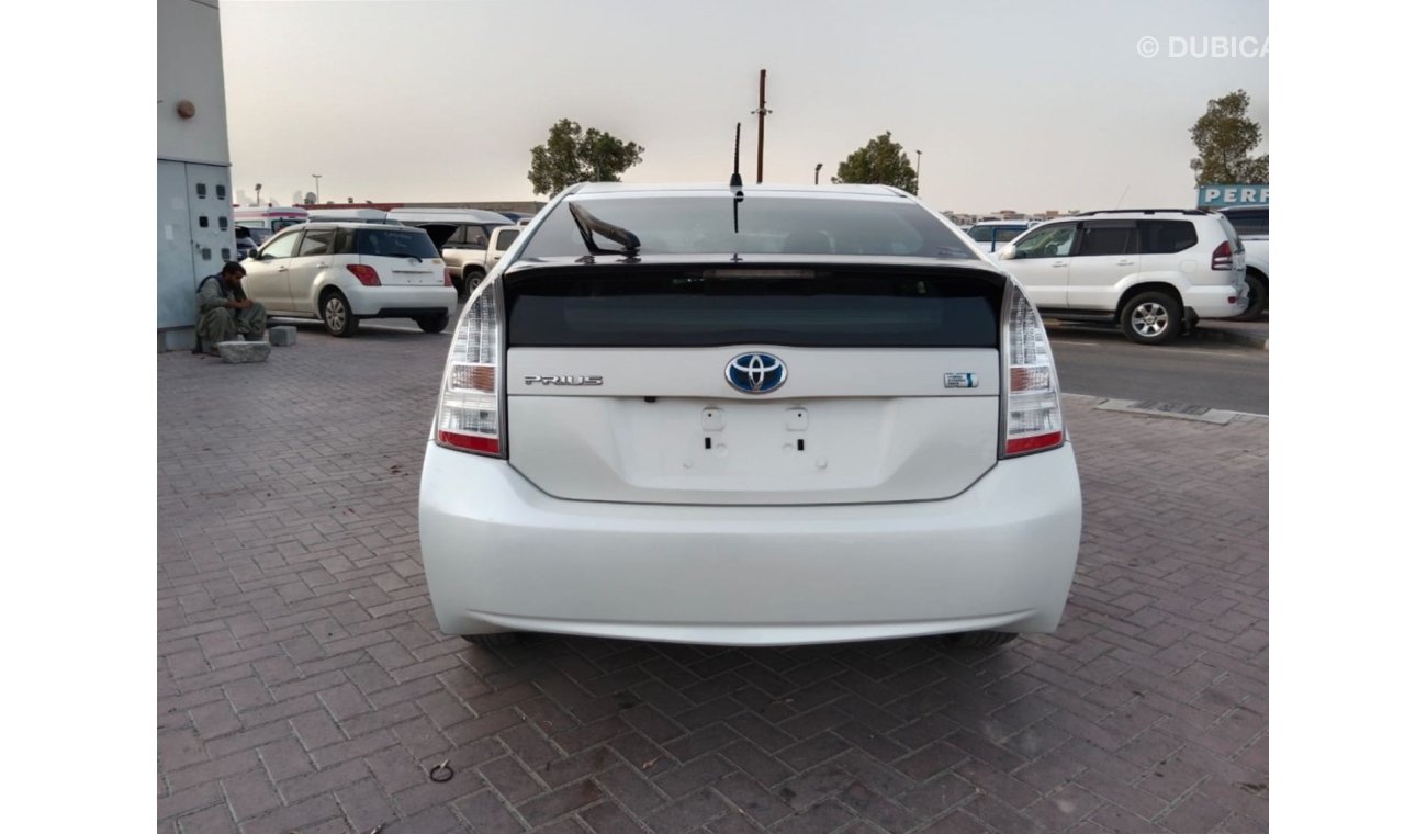 تويوتا برياس TOYOTA PRIUS RIGHT HAND DRIVE (PM1593)