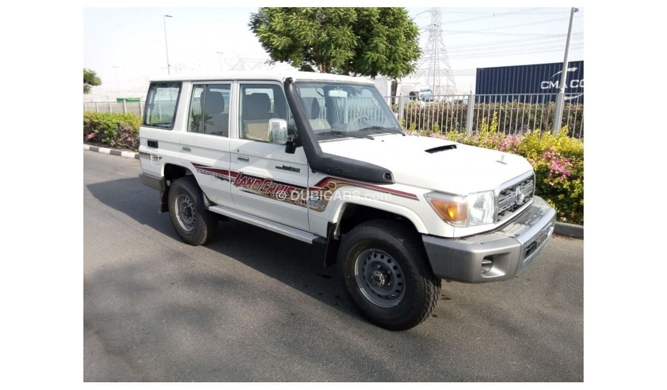 Toyota Land Cruiser Hard Top TOYOTA LAND CRUISER HARDTOP 5 DOOR 4.5L V8 | MY 2023 | MT | AUTOMATIC WINDOWS