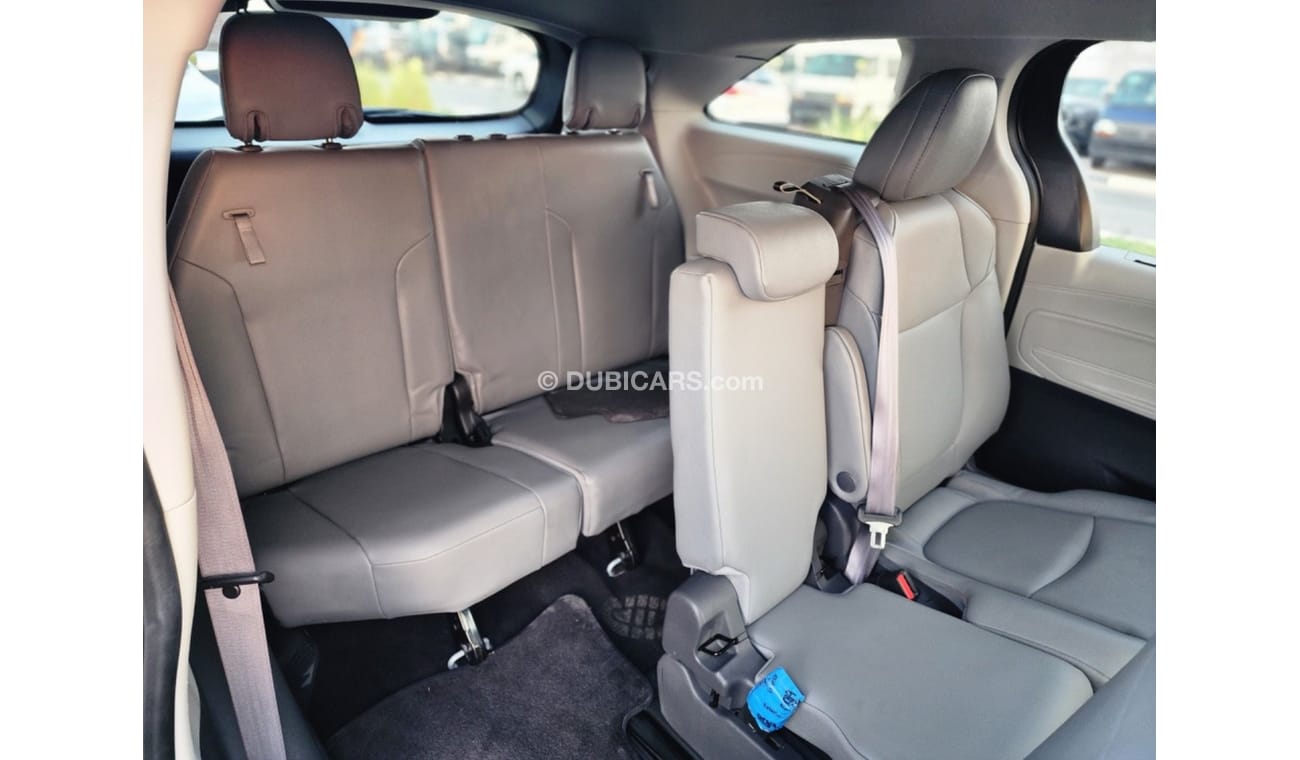 تويوتا سيينا TOYOTA Sienna XLE Hybrid  Full Option