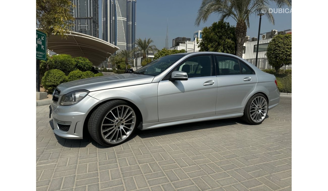 Mercedes-Benz C 300 C63 Body Kit