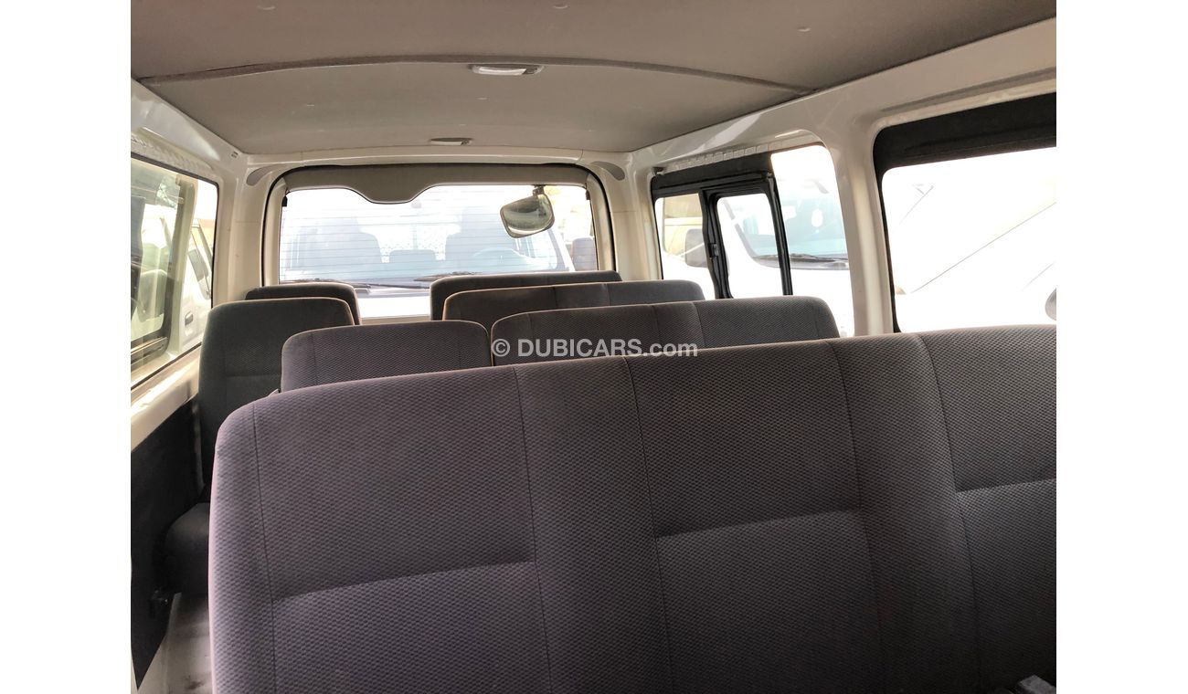 Toyota Hiace Toyota Hiace bus 15 str,model:2015. only done 88000 km