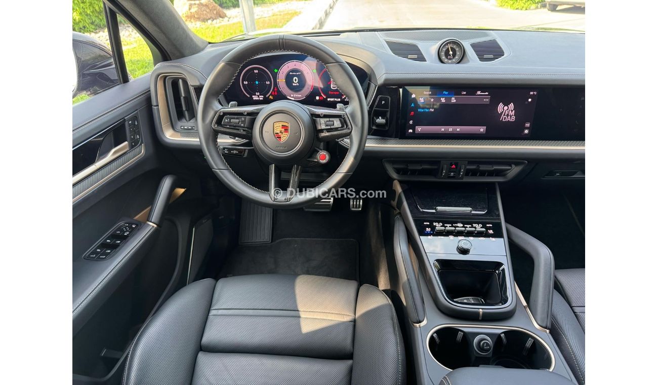 Porsche Cayenne GCC SPEC UNDER WARRANTY NEAT AND CLEAN CAR