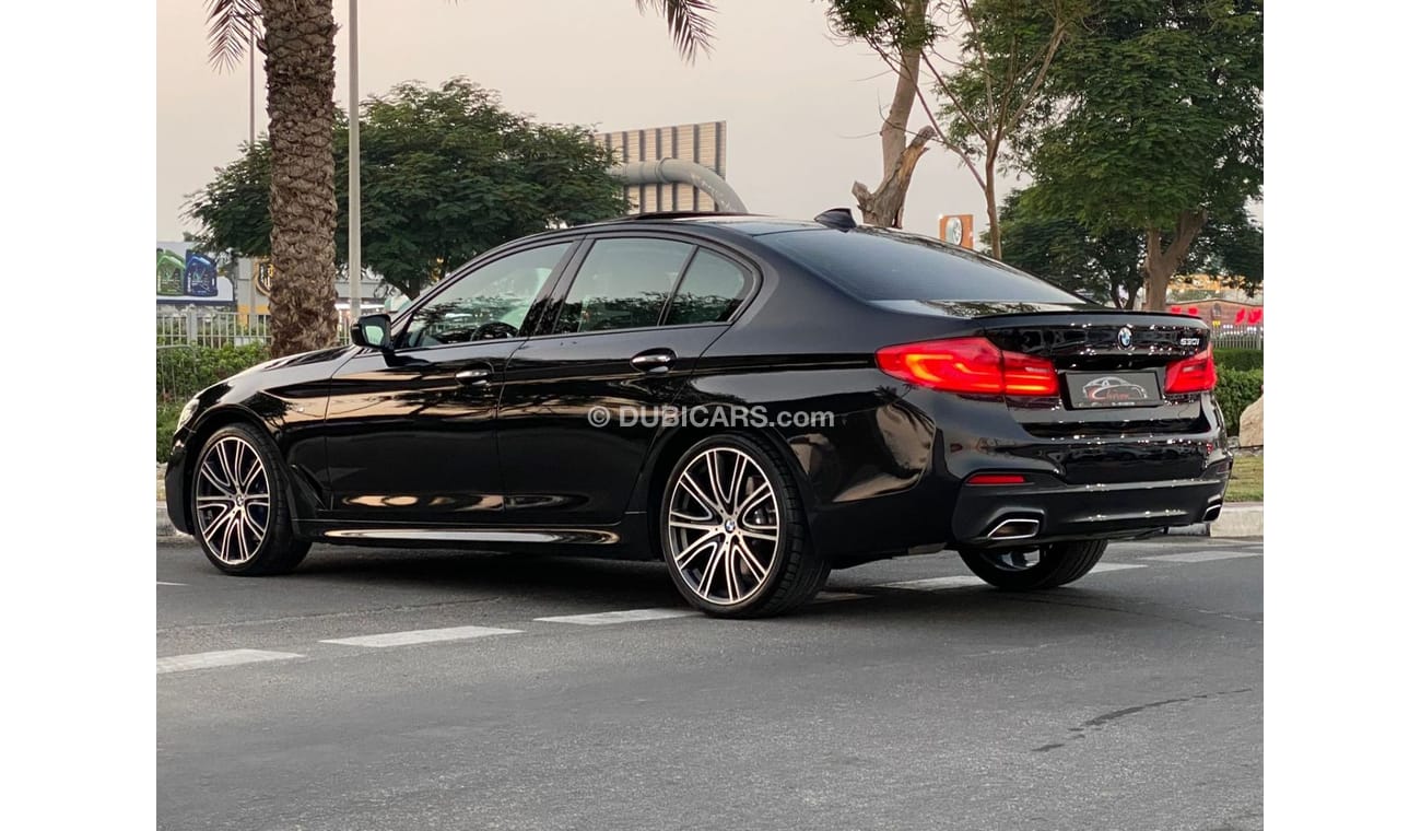 بي أم دبليو 530i Luxury M Sport Package 2.0L