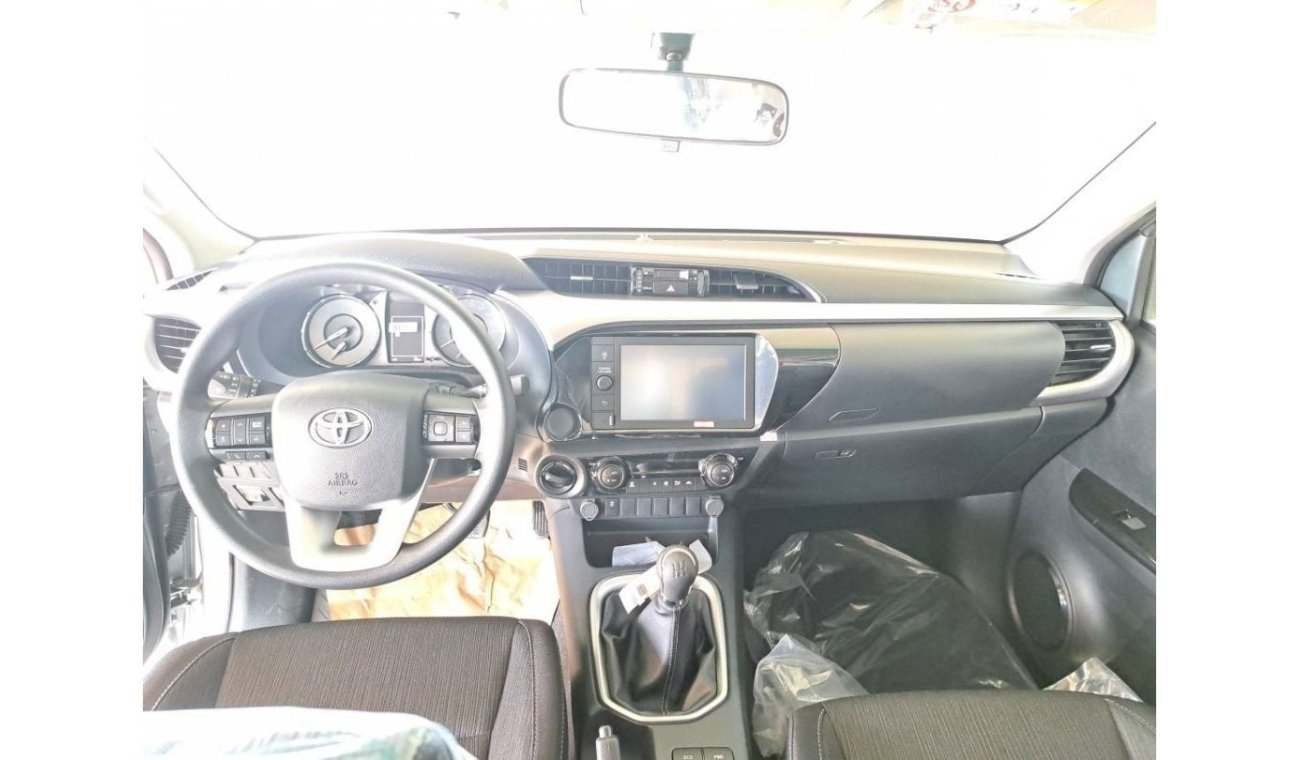 تويوتا هيلوكس Toyota hilux 2.7L petrol MT 2024