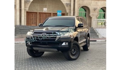 تويوتا لاند كروزر TOYOTA LAND CRUISER VXR V8 Left hand  2021 upgraded 2021