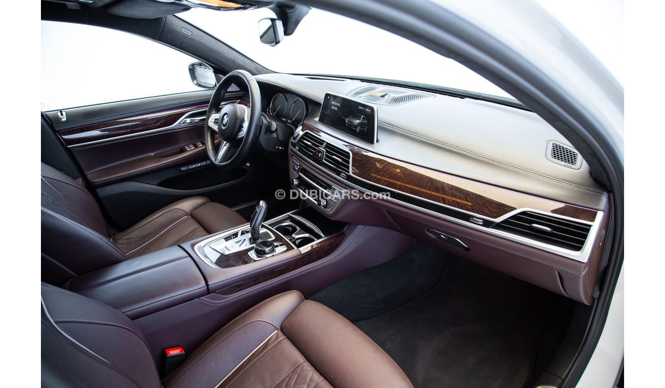 BMW 750Li Luxury 4.4L (443 HP)