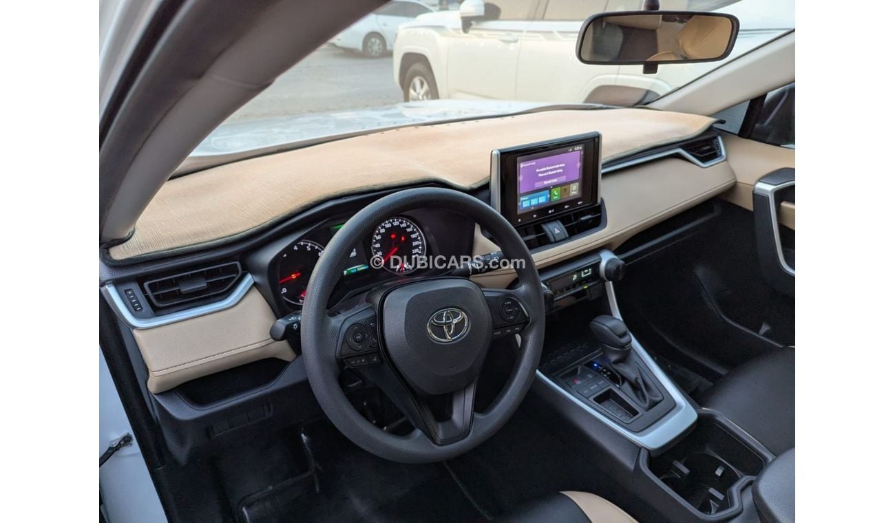 Toyota RAV4 Toyota RAV4 2023 VX Front wheel drive 4cylinder Engine 2.5L GCC Specs clean car without accident wit