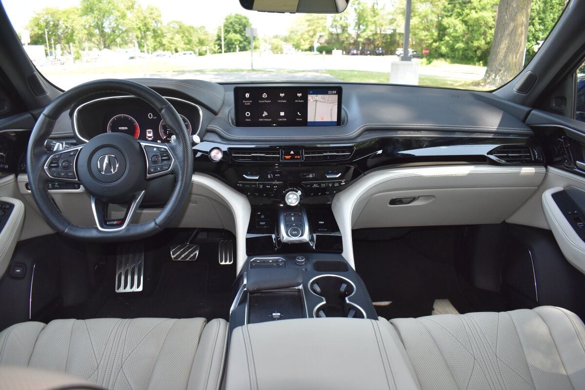 Acura MDX interior - Cockpit