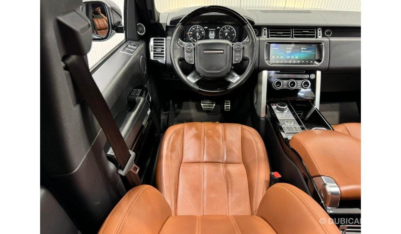 Land Rover Range Rover Vogue SE Supercharged 2017 Range Rover Vogue SE Supercharged, Warranty, Full Range Rover Service History, Full Option, GCC