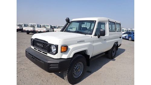 Toyota Land Cruiser 70 2024 Toyota Land Cruiser LC78 3-Door Hardtop 4.2L V6 Diesel M/T 4x4 Only For Export