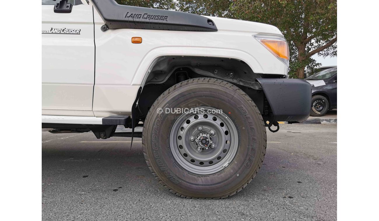 Toyota Land Cruiser Pick Up 4.5L V8 Diesel, 16" Tyre, Front Window Defrost Control, Dual Airbags, Fabric Seats (CODE # LCDC03)