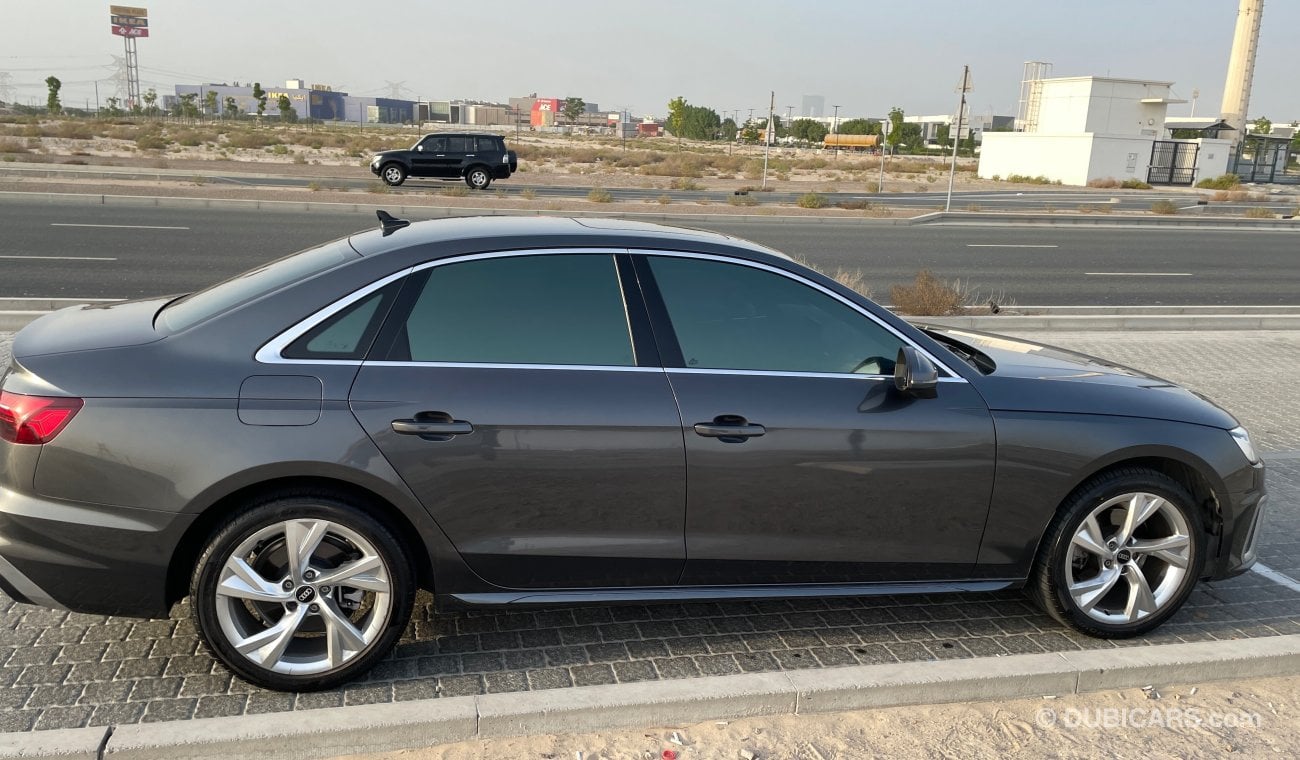 أودي A4 45 TFSI S Line 2.0L