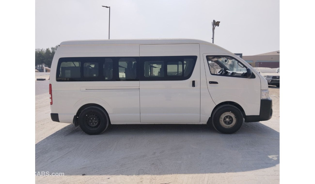 Toyota Hiace TOYOTA HIACE HIGH ROOF DIESEL 2.5L