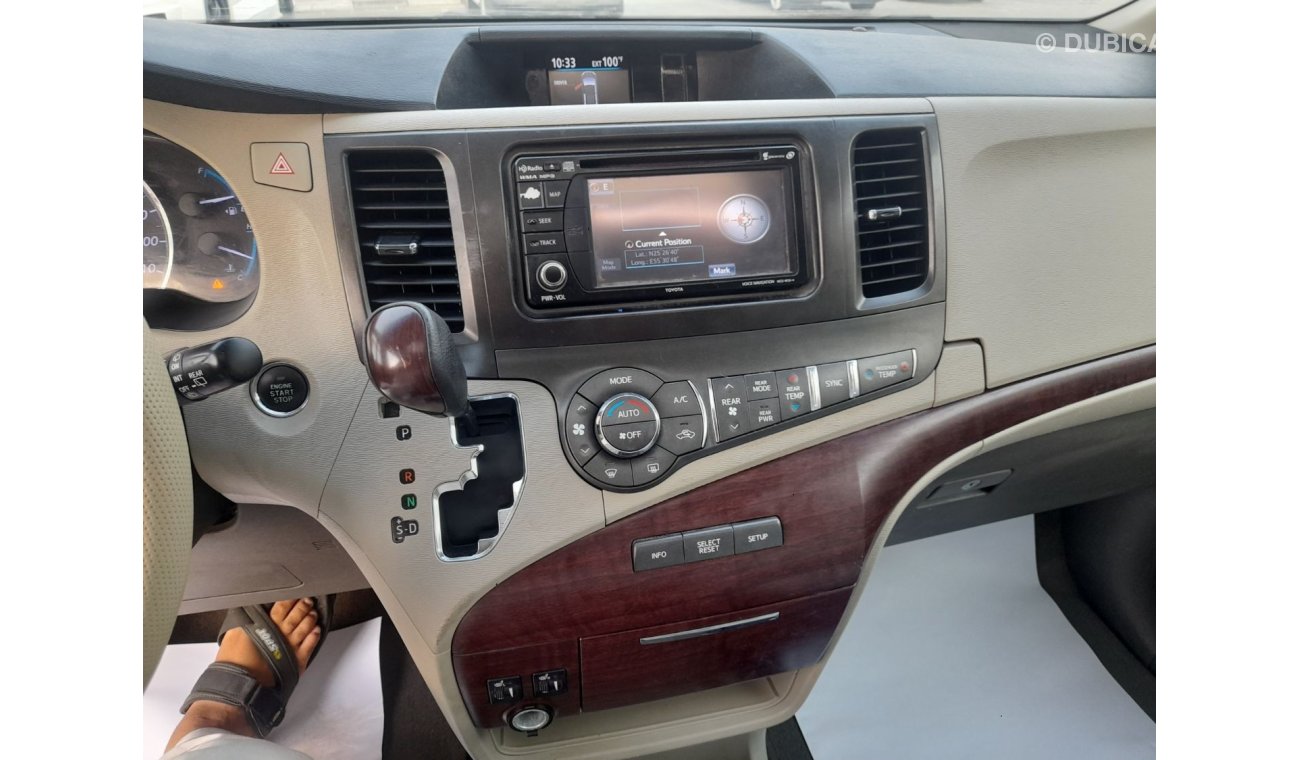 تويوتا سيينا Toyota Sienna 2014 xle