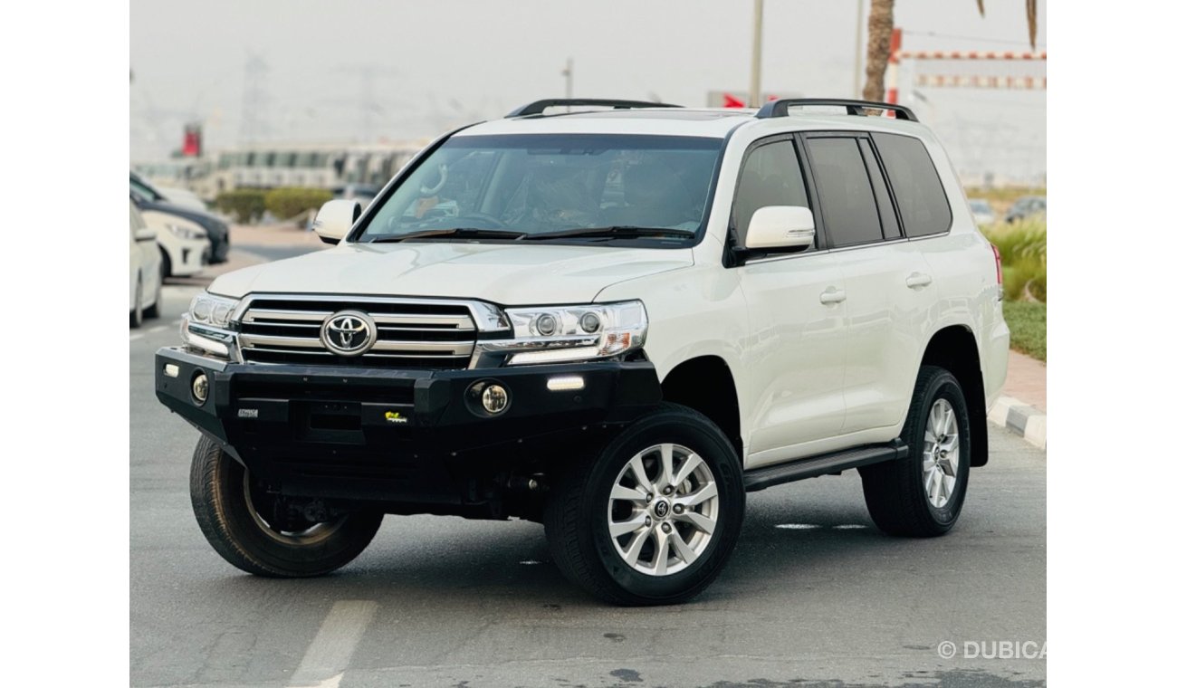 تويوتا لاند كروزر Toyota Land Cruiser 2020 V8 full options