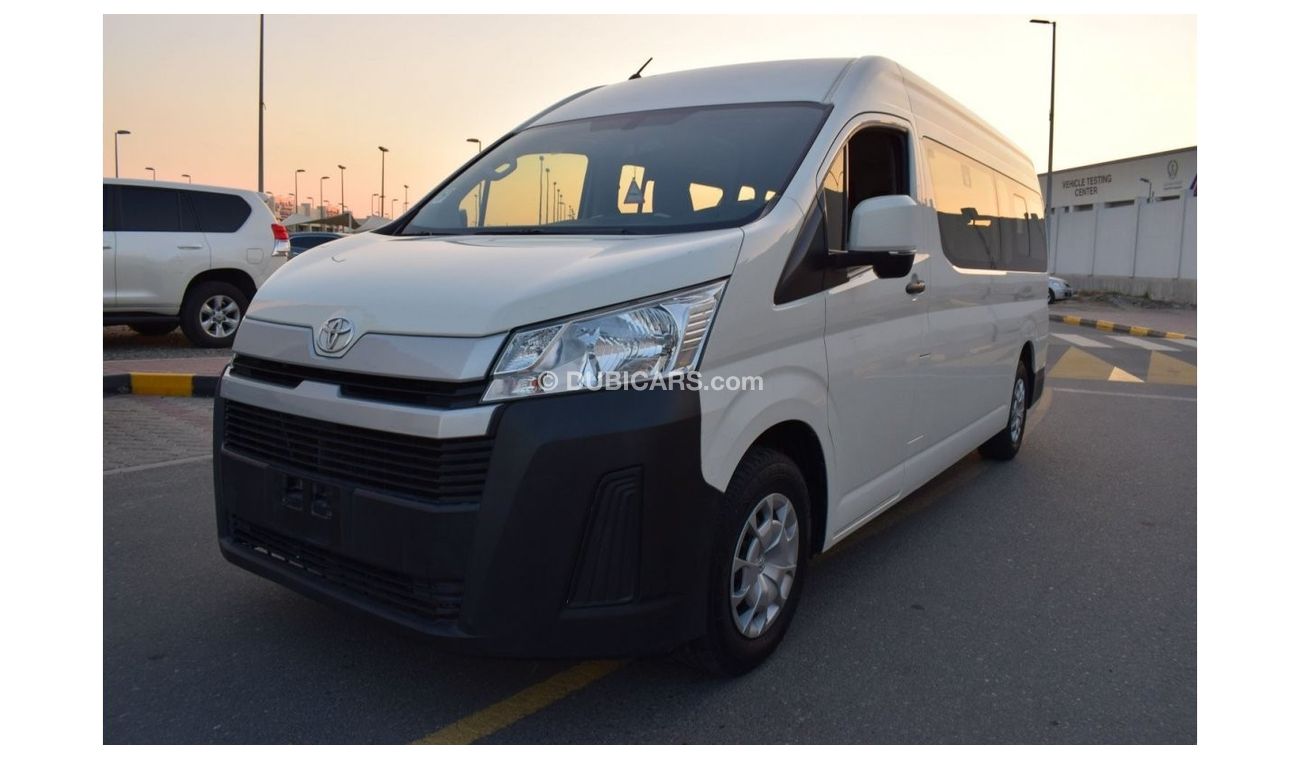 Toyota Hiace Commuter GL High Roof Toyota Hiace Highroof Bus 3.5 L, A/T, model:2019. Only done 72000 km