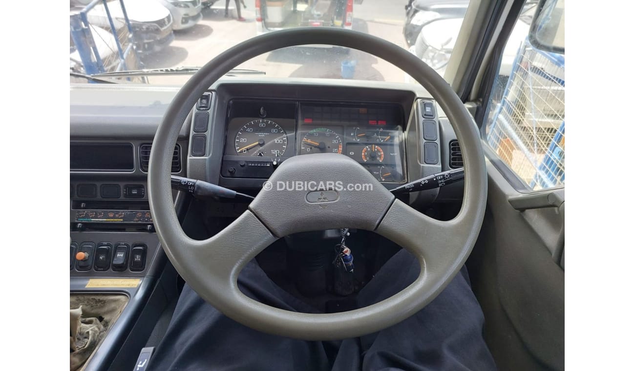 ميتسوبيشي سوبر غريت MITSUBISHI SUPER GREAT  RIGHT HAND DRIVE(PM50236)