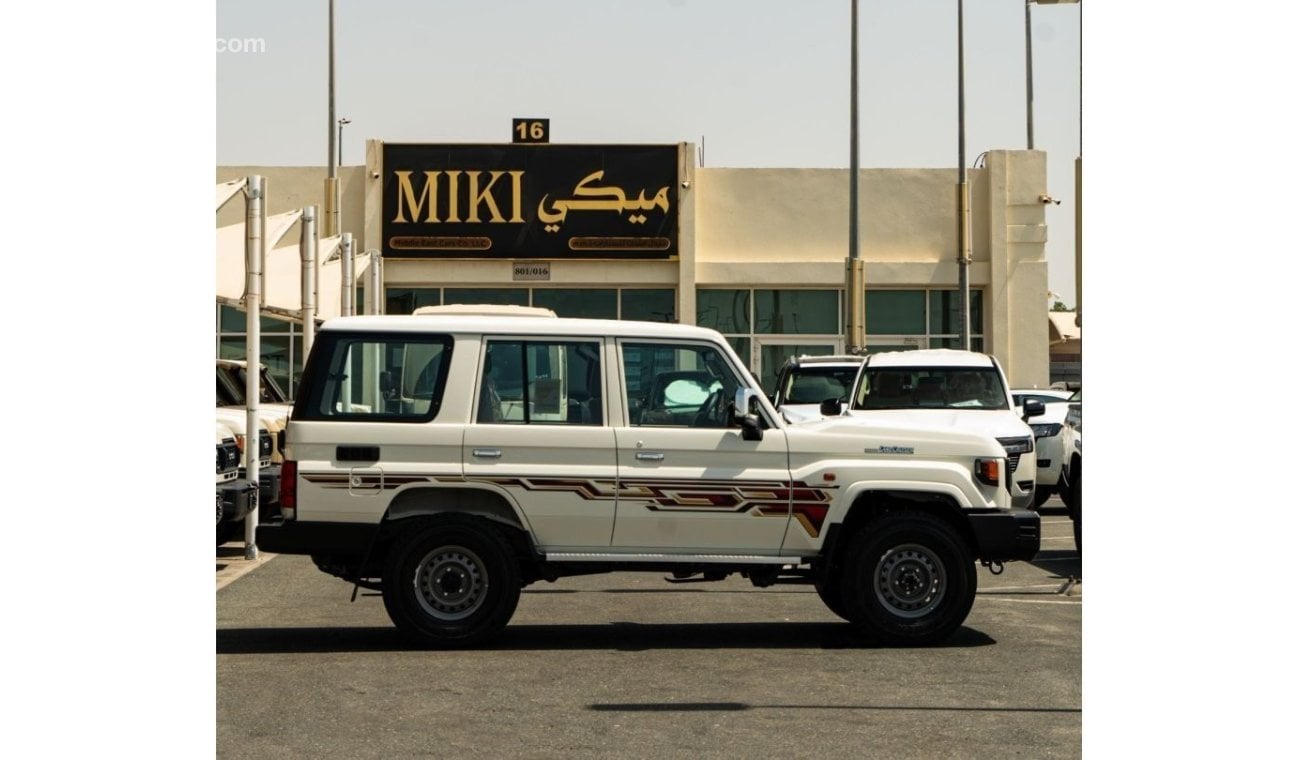 Toyota Land Cruiser 70 Hard Top | 4.0 L | V6 | PETROL | Manuel  (5 Doors)