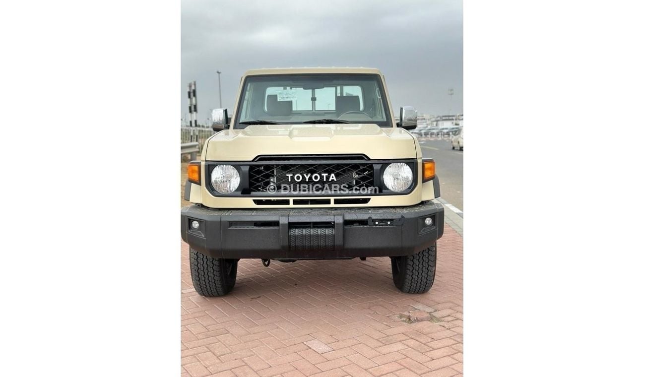 تويوتا لاند كروزر بيك آب Toyota Land Cruiser Pickup LC79 Petrol 4.0L Single Cab Manual