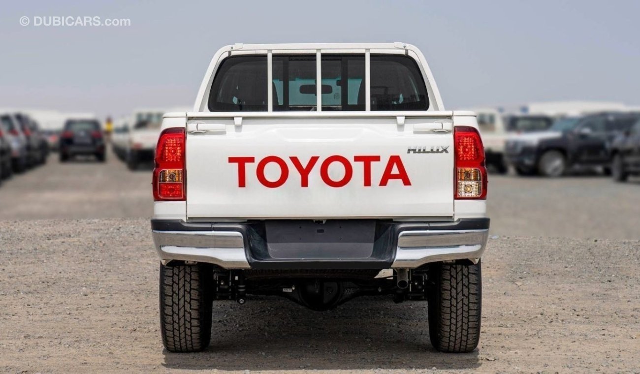 Toyota Hilux DC 2.7P AT  mid option 4X4 MY2024 – WHITE