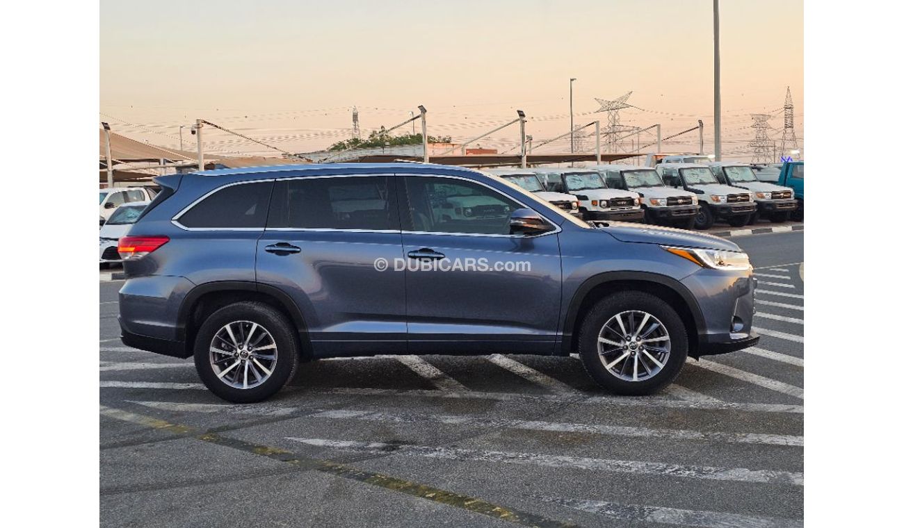 Toyota Highlander 2018 model XLE sunroof and original leather seats