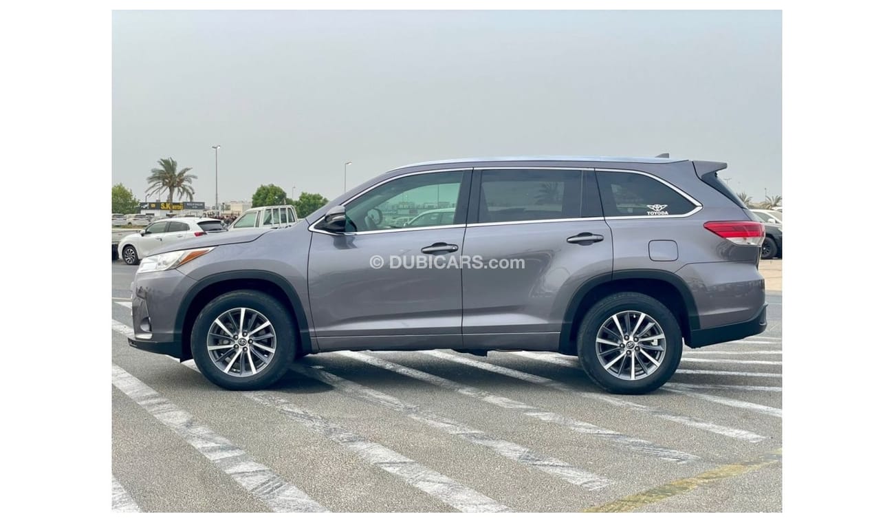 Toyota Highlander 2017 Toyota Highlander XLE 3.5L V6 Full Option - 7 Leather Seats - Trunk Auto - 39,000 Mileage