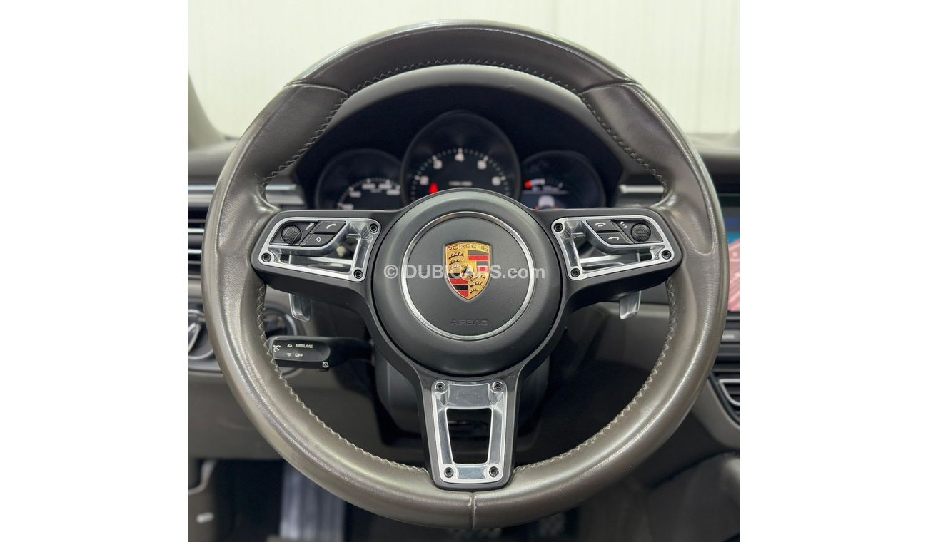 Porsche Macan Std 2.0L (252 HP) 2019 Porsche Macan, Warranty, Full Service History, Sport Chrono Package, Full Opt