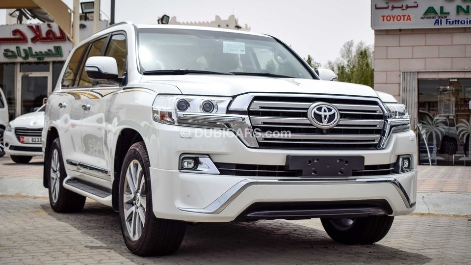 Toyota Land Cruiser VXR V8 for sale. White, 2018