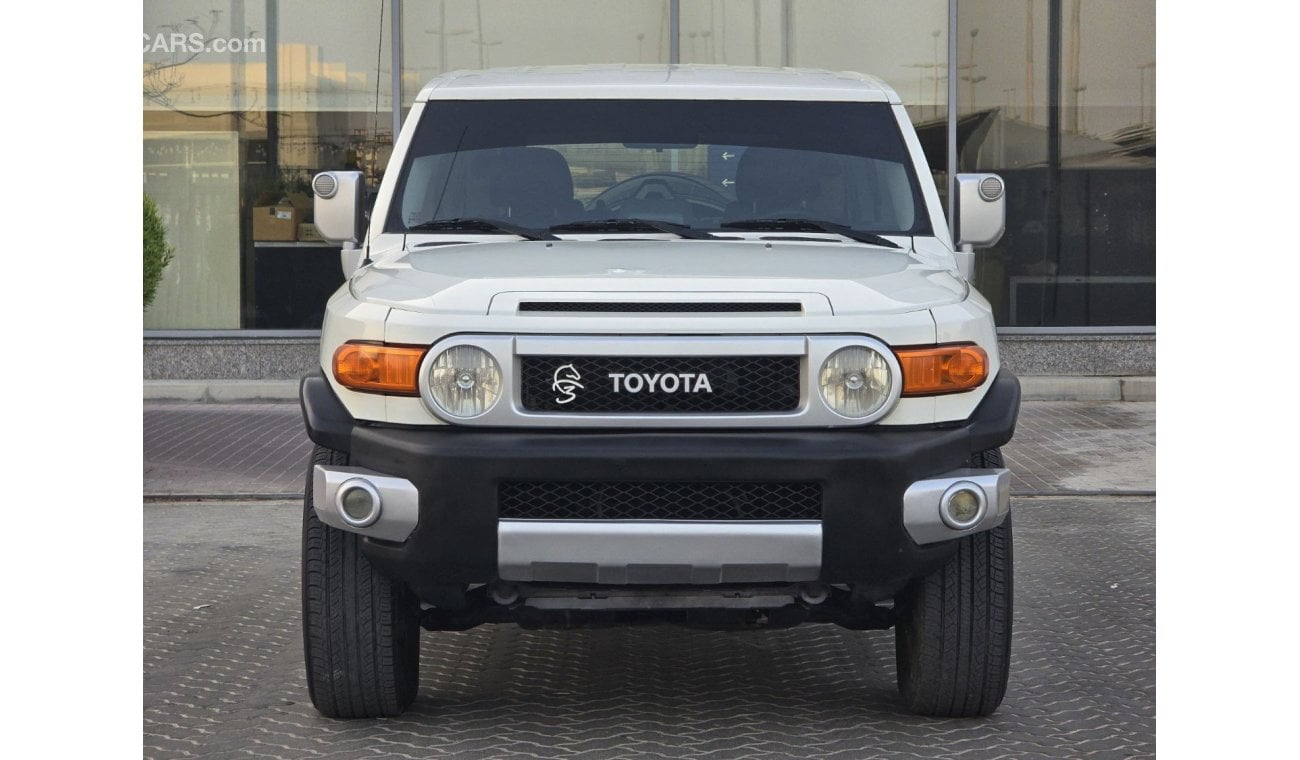 Toyota FJ Cruiser TOYOTA FJ GXR 2015 GCC GOOD CONDITION INSIDE OUT SIDE