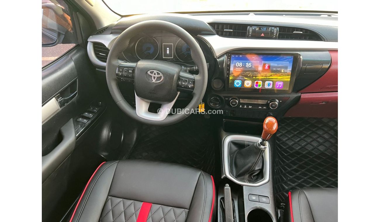 تويوتا هيلوكس Toyota Hilux 2016 Model Full option petrol 5 seater