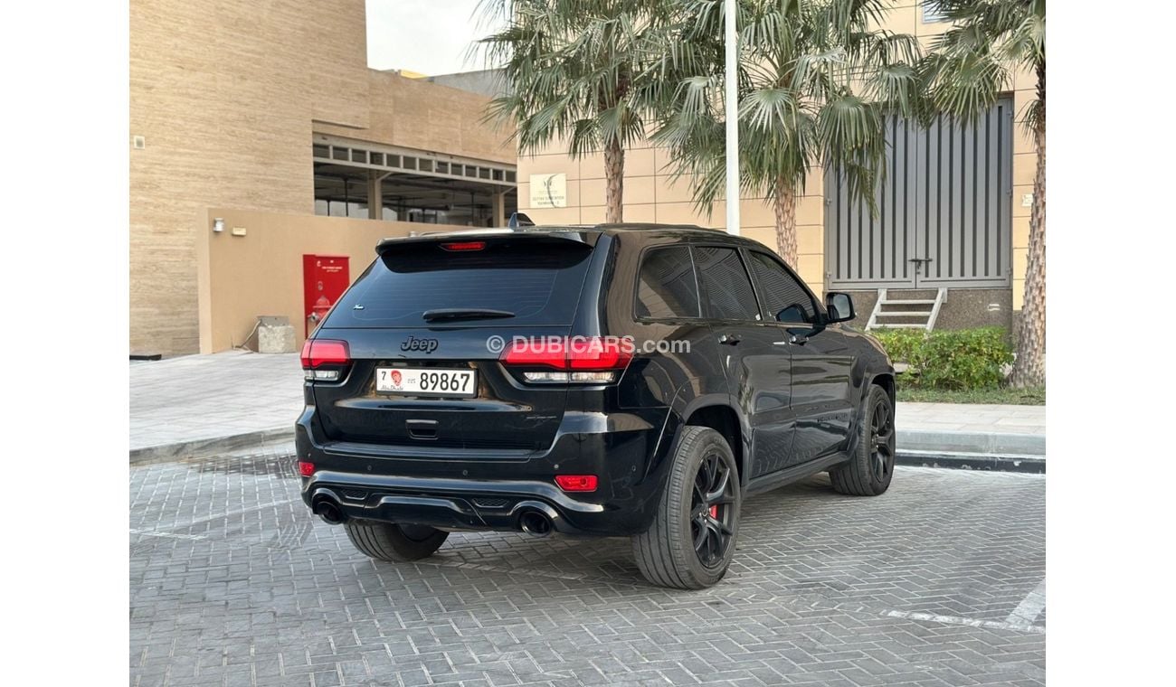 Jeep Grand Cherokee SRT 6.4L - 2020 - V8 - HEMI - 475 HP - GCC Specs - Perfect Condition