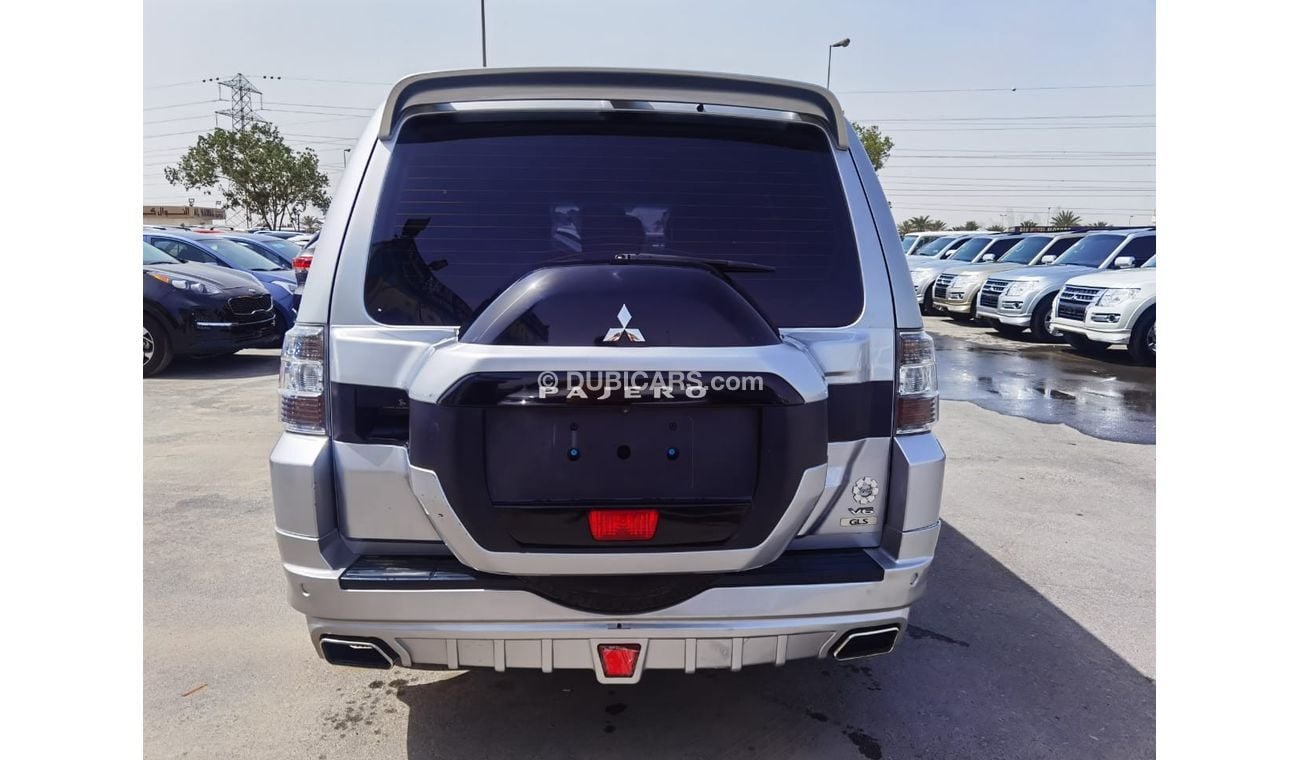 Mitsubishi Pajero PAJERO 2018 SILVER