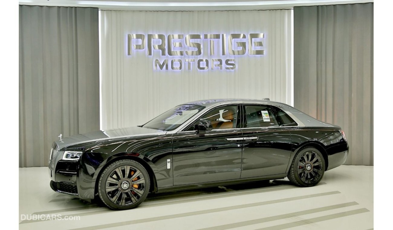 Two-Tone Roll-Royce Ghost Extended Is Company's First Bespoke Car From Dubai