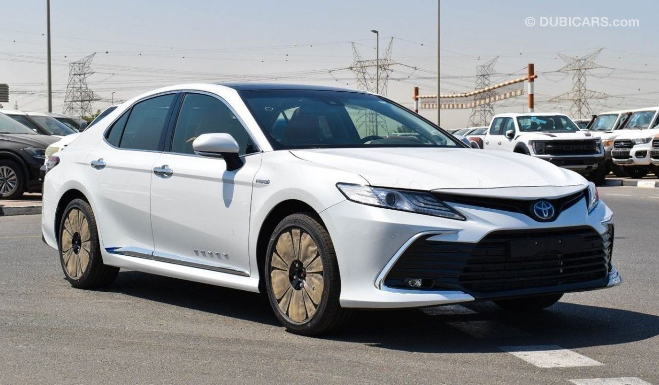 تويوتا كامري Brand New Camry Grande 2.5L Hybrid | 40th Anniv | White/Brown | 2023 Model | For Export Only