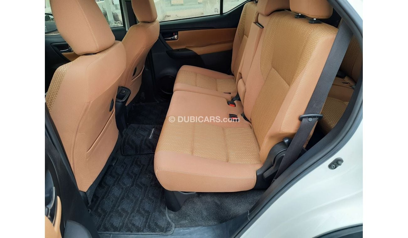 Toyota Fortuner Toyota Fortuner 2017 gcc full automatic V4 very good condition