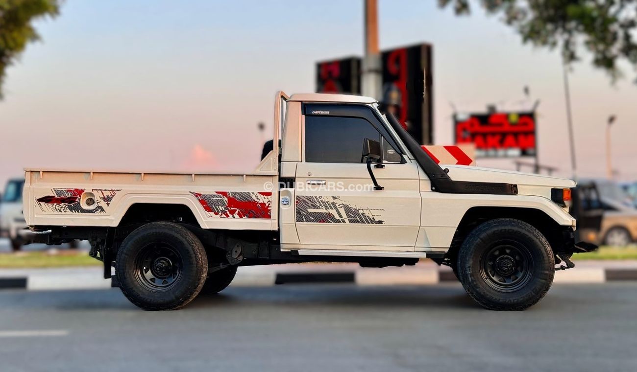 تويوتا لاند كروزر بيك آب SINGLE CABIN | RHD | 1990 | 4.0L DIESEL ENGINE | MAUNAL TRANSMISSION | AIR SNORKEL