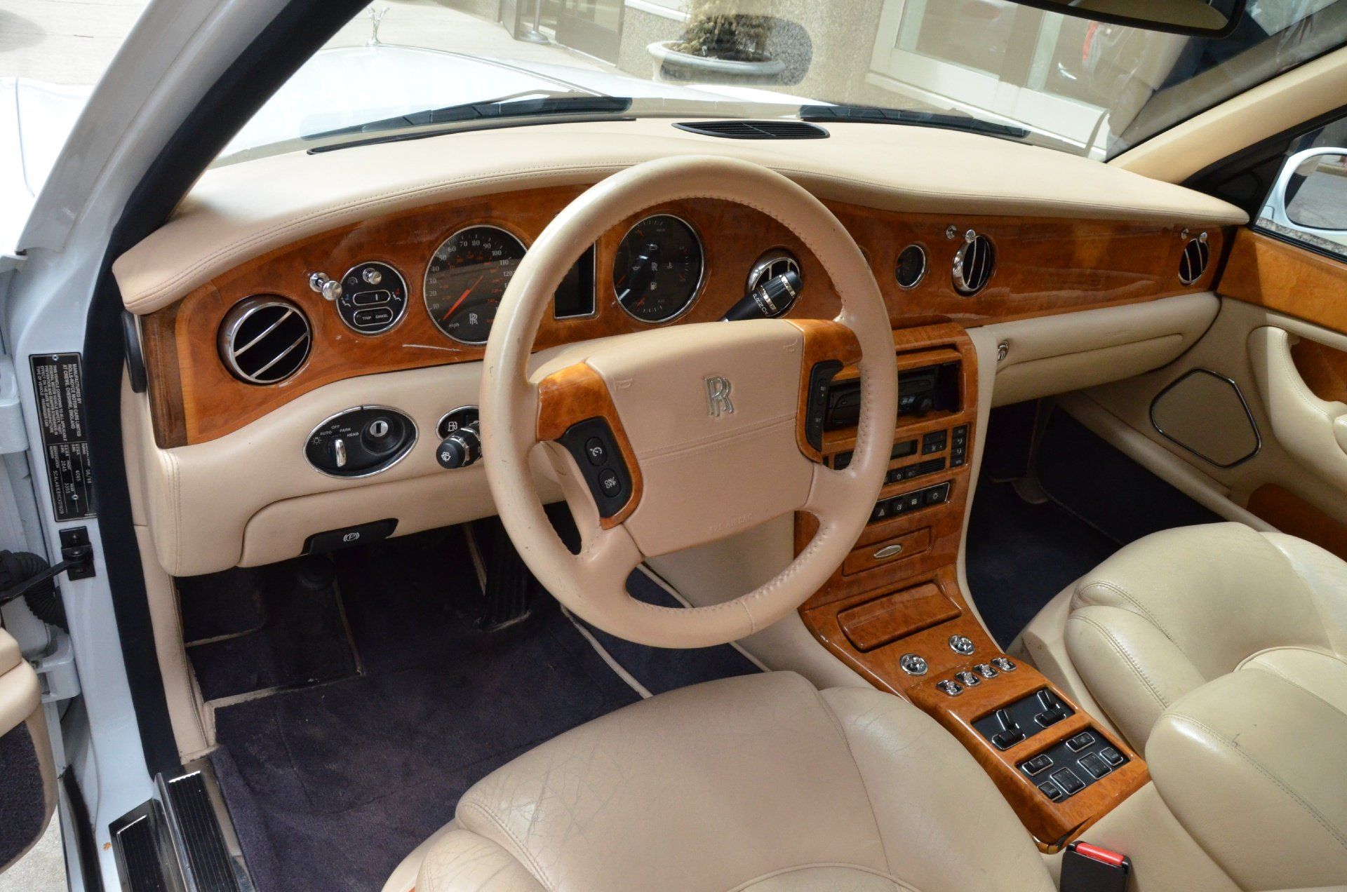 رولز رويس سلفر سبيريت interior - Cockpit