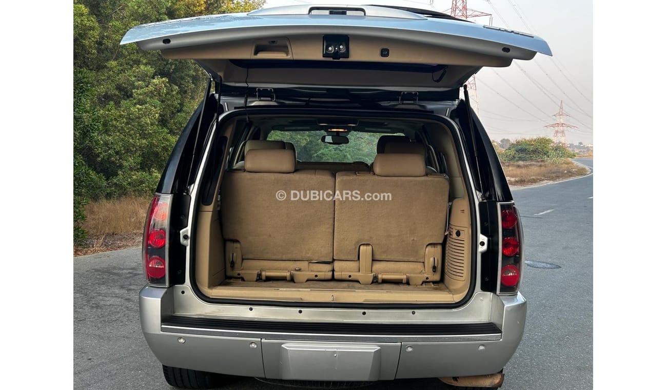 GMC Yukon Denali 6.2L (9 Seater)