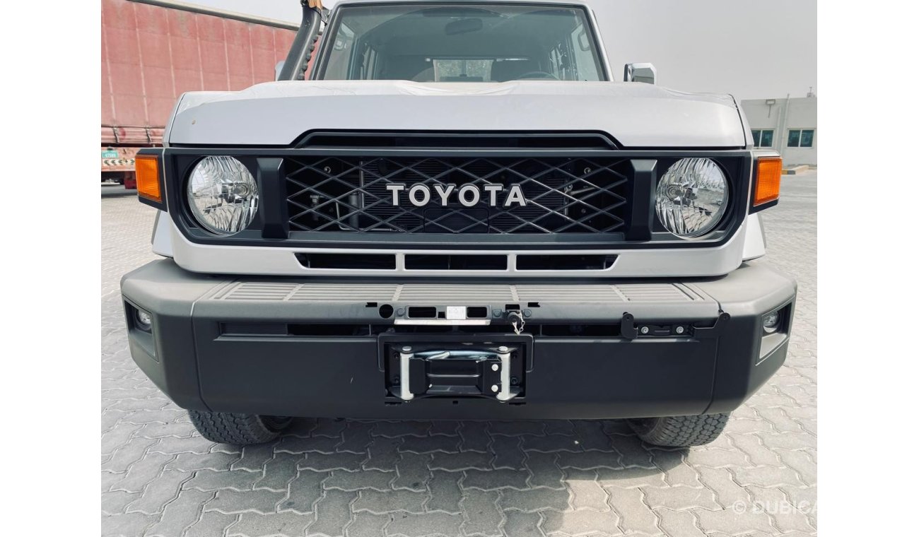 Toyota Land Cruiser Pick Up TOYOTA LC GDJ79 2.8L D/CAB DSL AT - Z