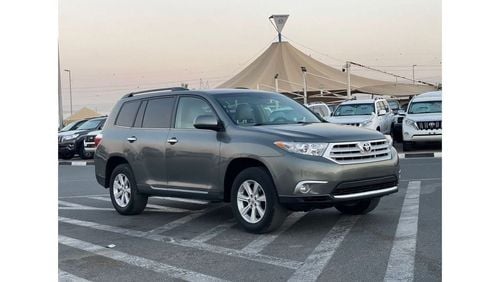 Toyota Highlander 2013 Toyota Highlander 3.5L V6 Electric Seats + Rear CAM - 71,400 Mileage