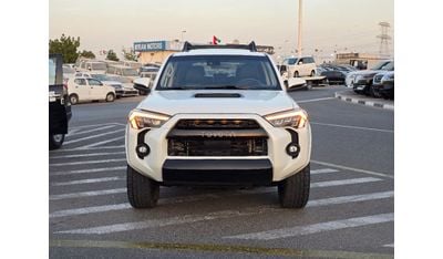 تويوتا Runner4 2024 Full option 4x4 , sunroof and 7 seater