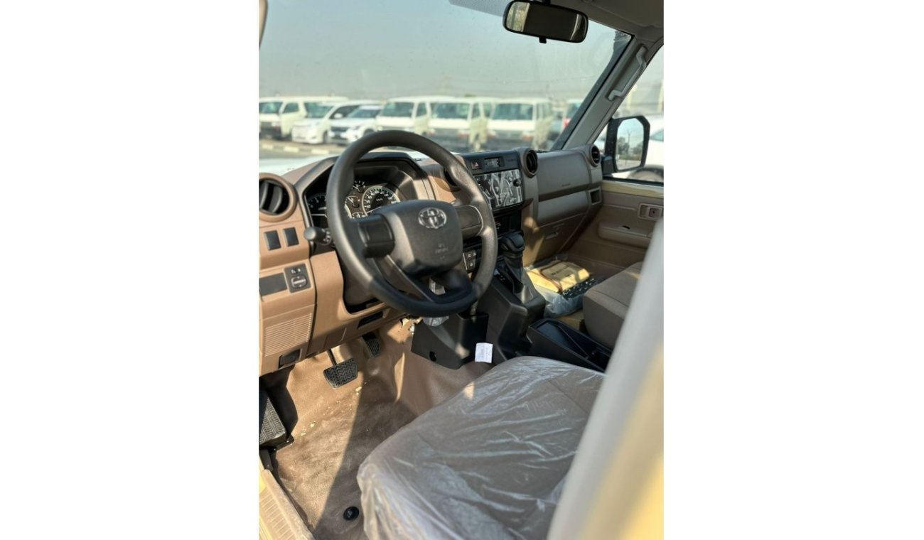 تويوتا لاند كروزر بيك آب Toyota Land Cruiser Pickup LC79 Double Cabin Petrol 4.0 Model 2024